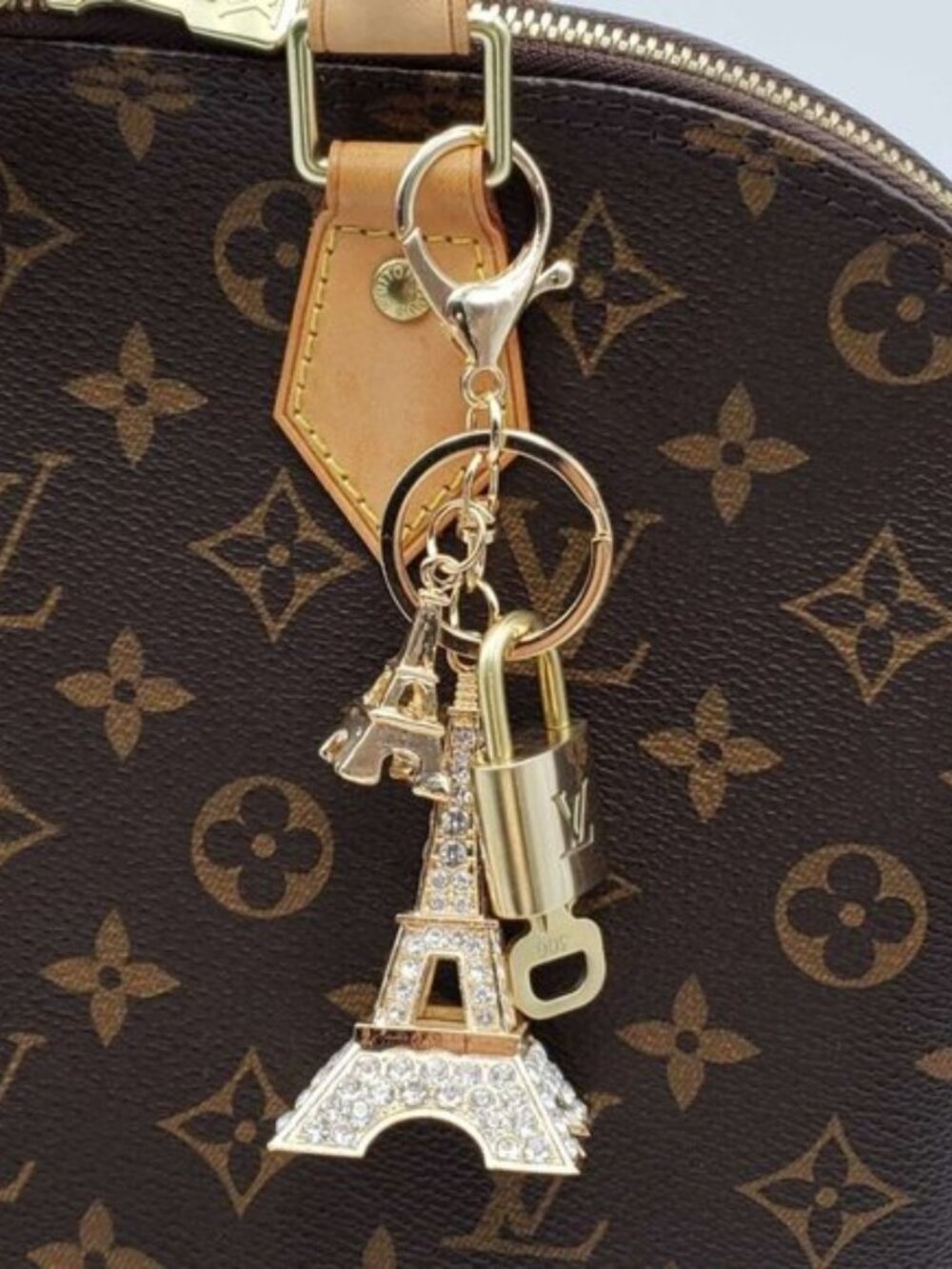 Authentic Louis Vuitton Padlock Gold 🔒 Key Set + Unbranded Keychain Charm - Picture 2 of 8